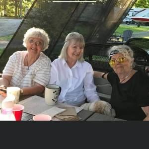 Meet your Posher, Casey